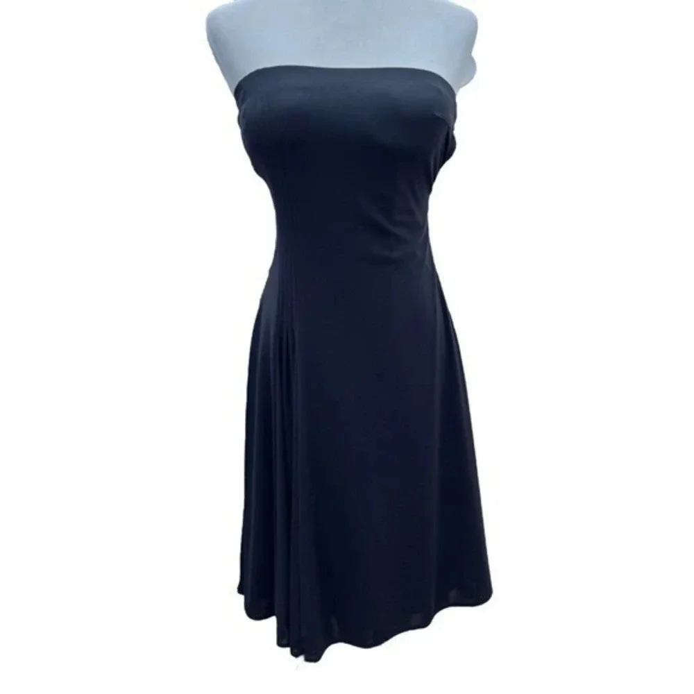 White House Black Market Black Cocktail Dress Size 4 Built In‎ Bra LBD​​